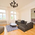 Luxury Apartments D22