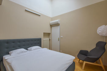 Luxury D22 Praga